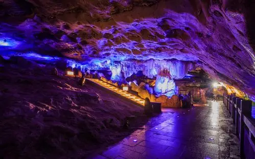 相较于之前的兰溪地下长河,金华双龙洞无论从路线还是游览时间都缩减