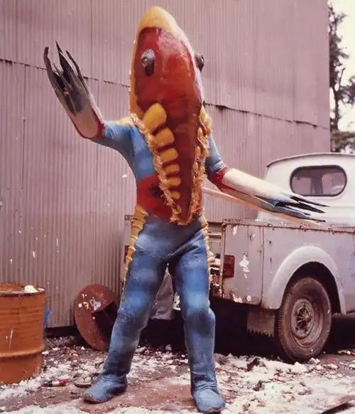 特利迦导演坂本在访谈中透露,梅特龙星人做吉祥物是自己做的决策