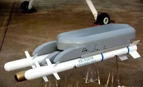 翼龙2无人机携带天雷2导弹