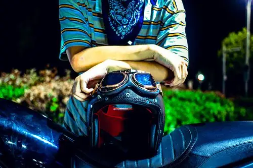 机车党帅气街拍