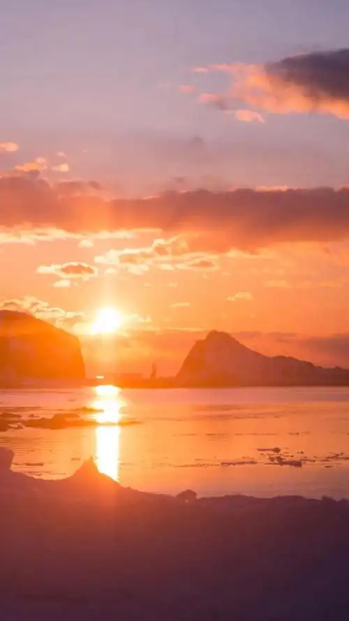 本文关键词:落日余晖是什么意思,落日余晖下一句怎么接,落日余晖映