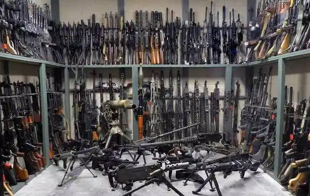 这不是一座座军火库,这是全美枪械爱好者的最强收藏屋!
