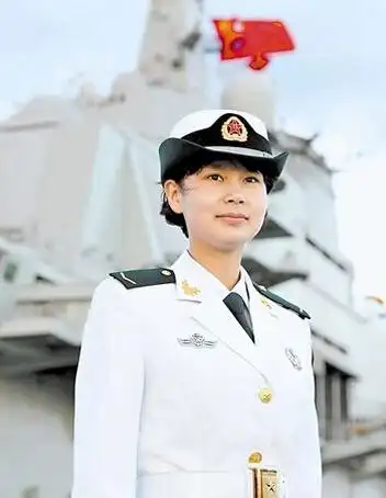 大海上的铿锵玫瑰中国海军潇洒女兵集锦