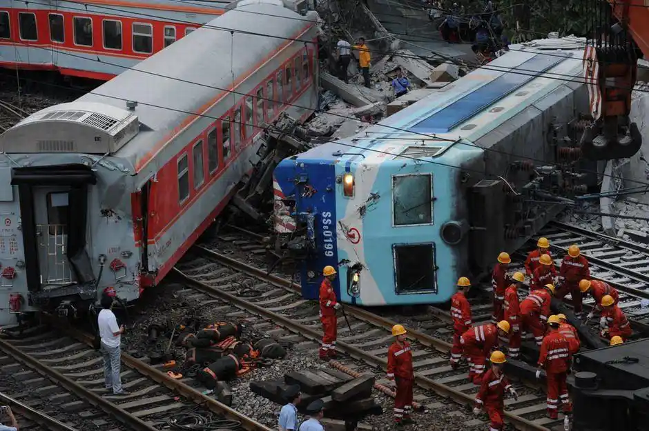 京广铁路郴州客车侧面冲突事故 - exlover - exlover