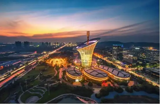 光谷作为后起之秀 让武汉跃居"中国第五城之极"