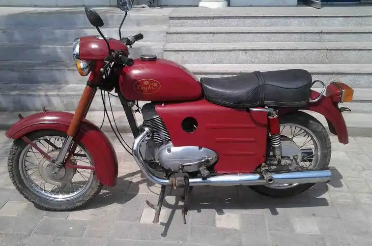 年纪轻的90后都不知道这部摩托车在中国的地位