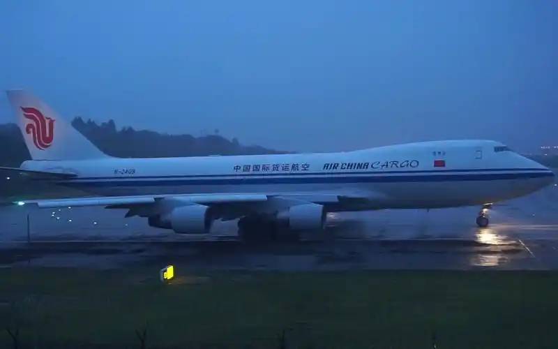 一大早就碰到国航波音747双流机场起飞,好久没有这么兴奋了