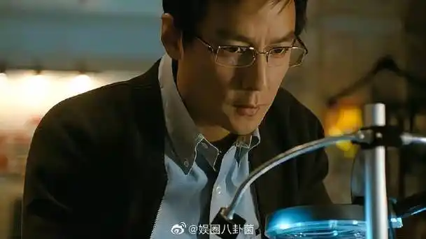 吴彦祖演技真好 小伙借钱500万炒股票,压力很大#窃听风云#  吴彦祖