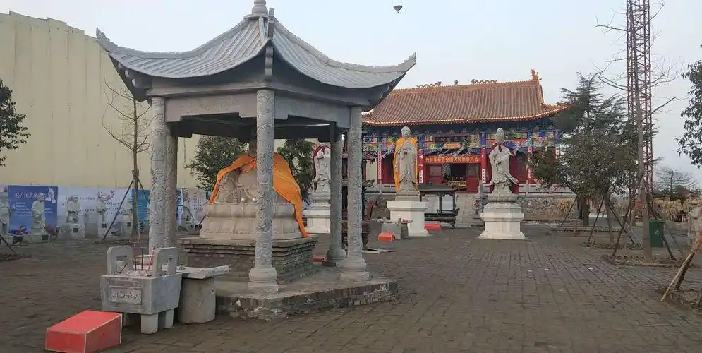 永城市竹林寺拂晓剧团送戏下乡活动拉开2019年序幕