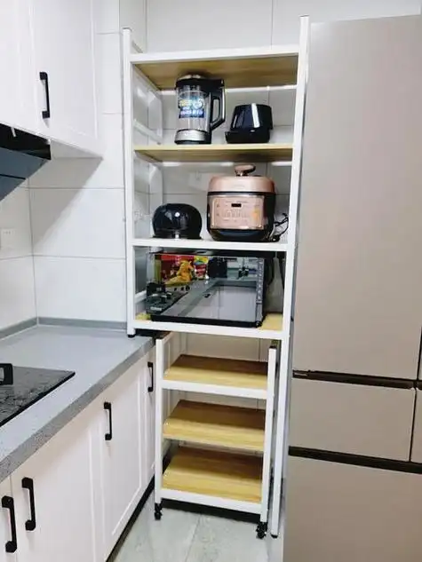 厨房的置物架安装在哪个位置合适