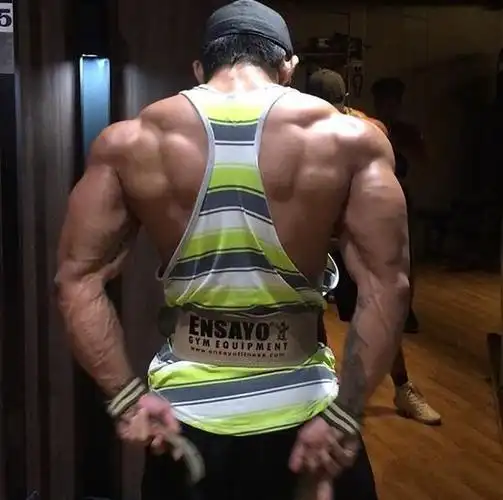 从瘦子练到肌肉拉丝菲律宾奶爸健身12年这坦克背很完美