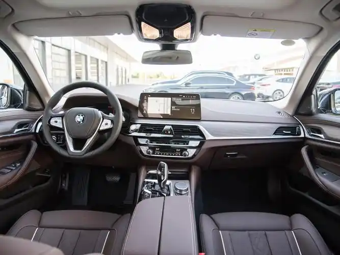 华晨宝马 宝马5系 2022款 改款三 530li 尊享型 豪华套装