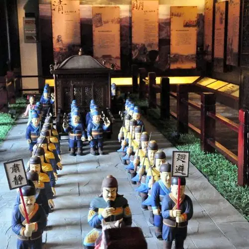 明代首辅张居正的官轿,36人抬,气派可不小.古时候的房车.