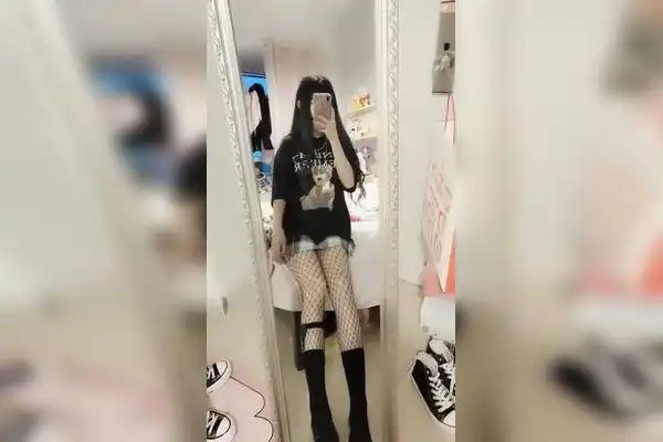 萌白酱晚安么么哒