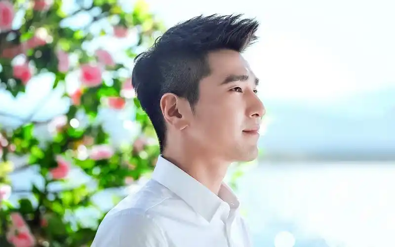 清新男神赵又廷壁纸_清新魅力的赵又廷