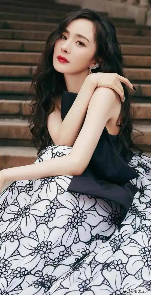 女明星杨幂10大惊艳写真照片,你最喜欢哪一张呢?_中国_荣誉_个人