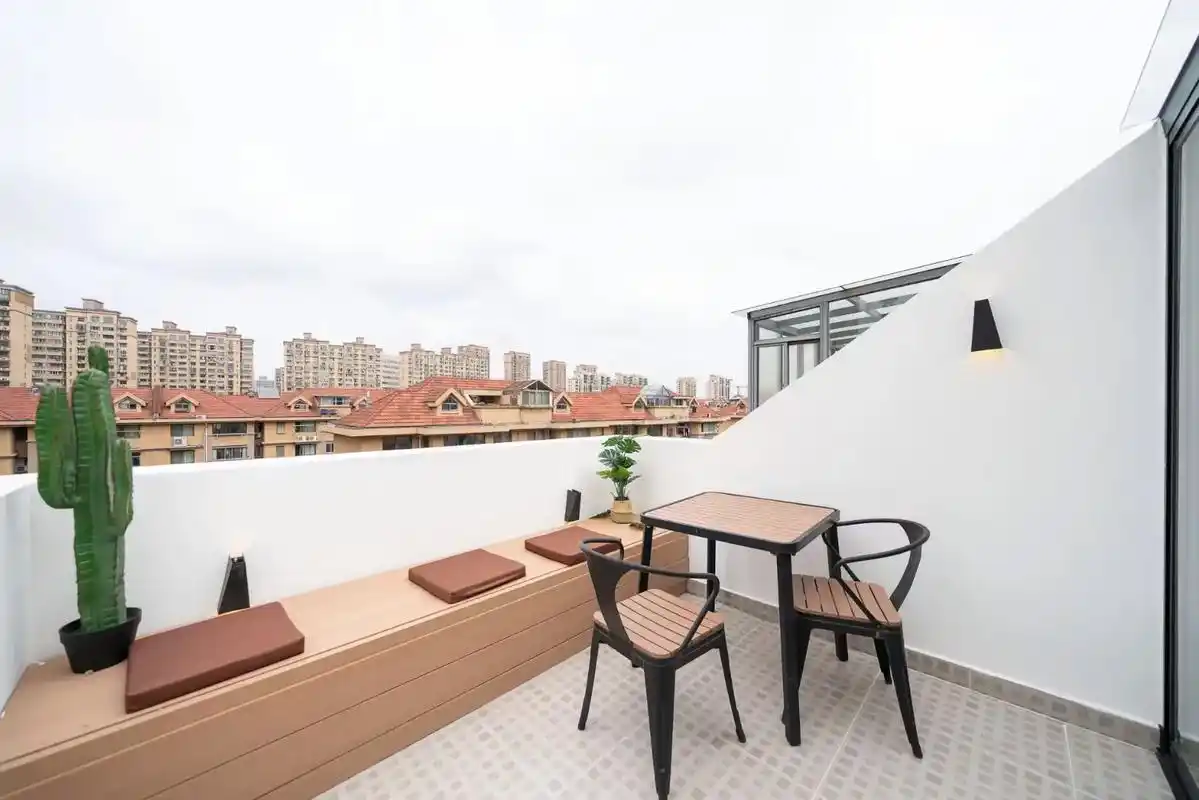 新装修复式有露台领包入住中央空调