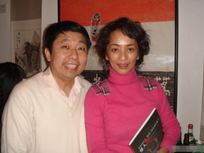 今天我们将谈论一颗星星.她已经连续离婚三次了.然而,奇怪.