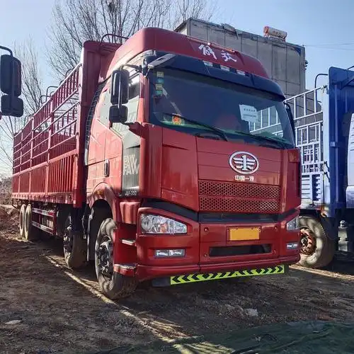 销售九米六前四后八高栏车 二手9.6米平板大货车 17年苍栏货车