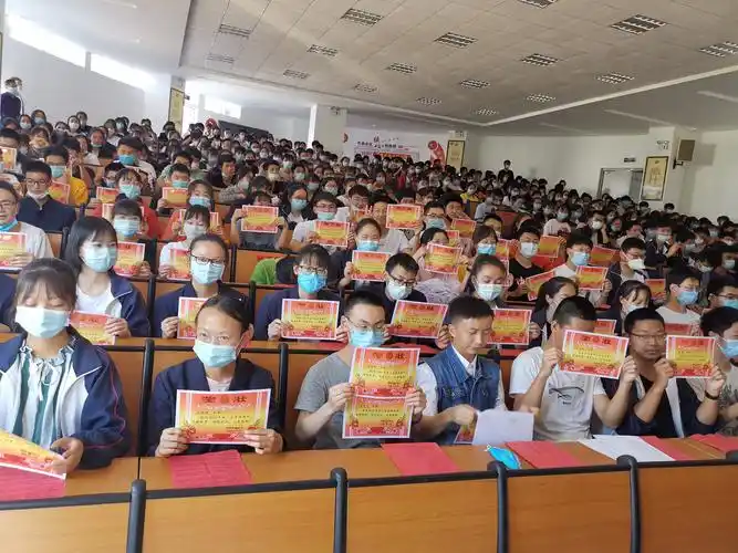 楚雄师院附中2020届高三高考60天倒计时誓师大会暨省统测表彰大会