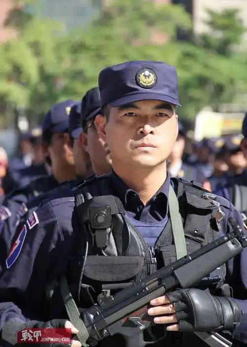中国台湾警察及制服_礼服常服_战甲军品资料网
