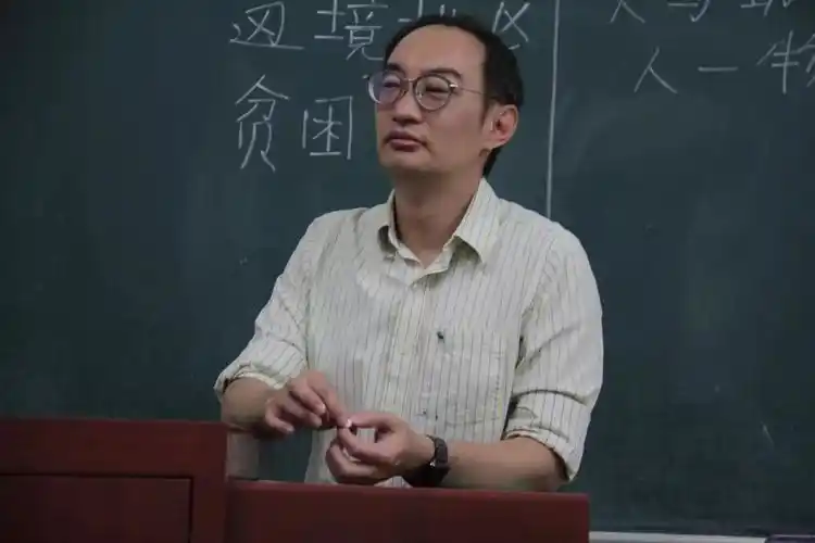 本次见面会由余炘伦老师主持,社会学系宋跃飞,王红艳,武宁,闫东东,张