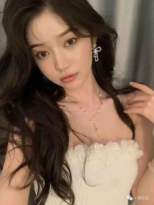 清纯女神自拍照 笑容甜美惹人心动