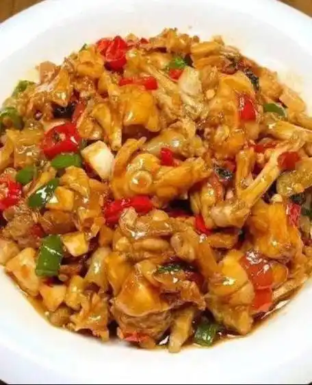 泡椒牛蛙:麻辣鲜香,牛蛙鲜嫩