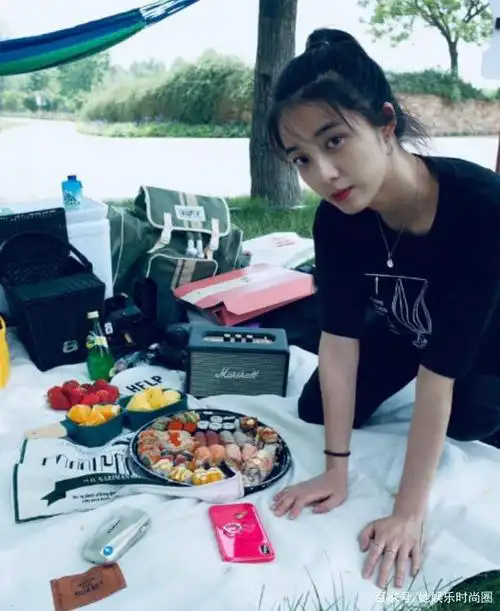 万鹏再曝新剧《原来我很爱你》,搭档型男林彦俊上演甜虐纯爱