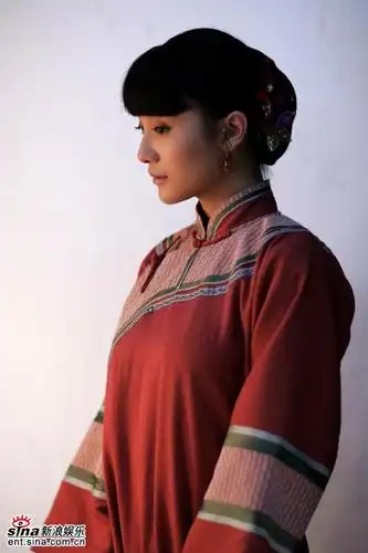 资料图片闯关东定妆照鲜儿1