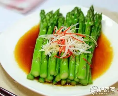 白灼芦笋的做法