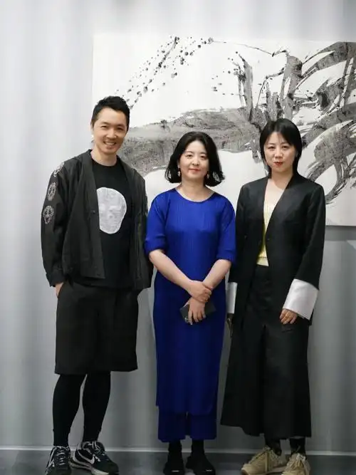 见萩挚友许静当代书法展但愿无事常相见