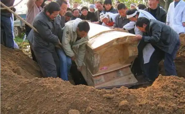 农村死人入棺过程,民俗探秘揭秘你不知道的丧葬风俗之全过程! - 玉三