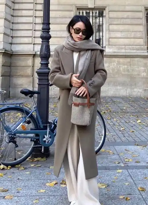 宽腿裤子穿配啥鞋好看呢?,加绒阔腿裤搭配什么鞋子