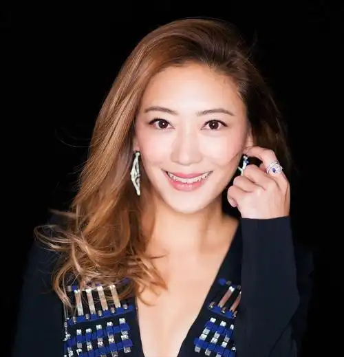 应采儿个人资料 "精明女人"为何不嫁向佐,转身选了家世一般的陈小春?