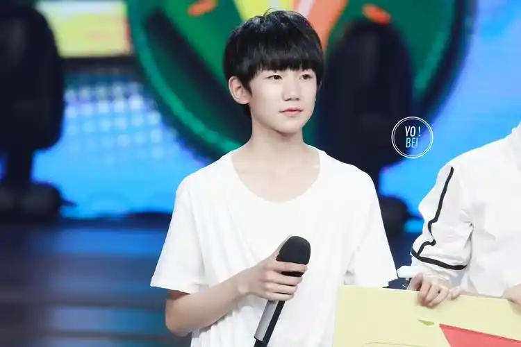 王源140520 《快乐大本营》录制 cr:yobei