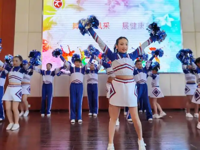 动感韵律展风采 活力舞姿炫激情 ---六年级健美操比赛