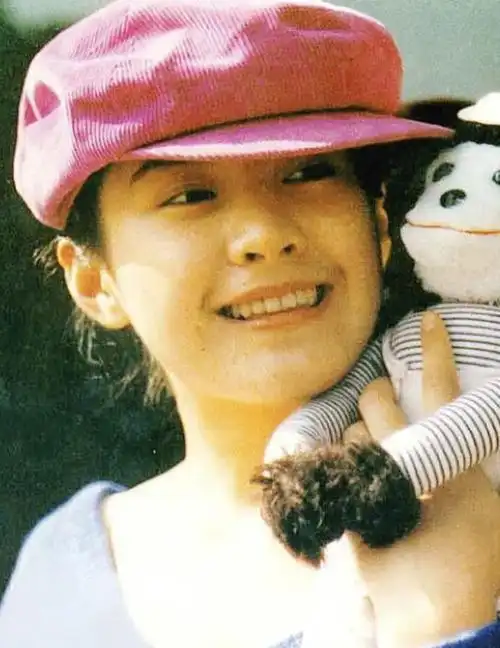 剧雪被名导丈夫捧红丈夫病逝后不愿演戏56岁至今未婚无子嗣