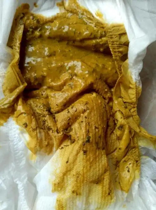 五个月大宝宝排的粪便有黑丝是什么