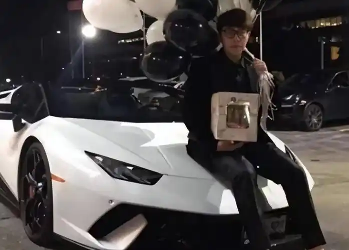 2019年中国富二代在加拿大炫富被绑调查发现其父亲却是个道士