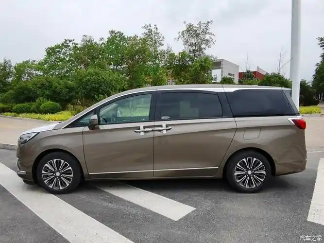 2517 | 回复: 25 别克gl8论坛 有没有大佬提新款es 麦田金的?