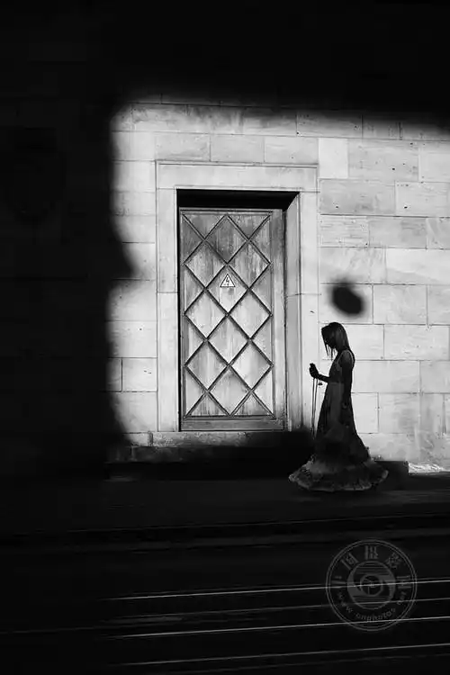 业余组 | 2023年国际黑白摄影大奖赛(街道类)获奖作品公布(中)