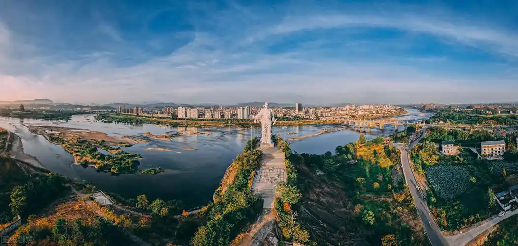 力主抗金的辛弃疾被弹劾,谪居信州上饶,后又迁居铅山,凡十二年,最后于