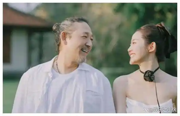 在戛纳红毯上内娱众星0镜头,巩俐,佟丽娅等人纷纷黯然失色,反倒是万千