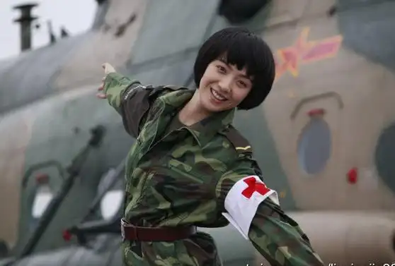 《我是特种兵》里的女主角小影--刘晓洁,现实中的老公也在剧中