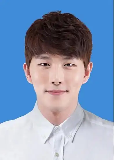 蓝底商务职场男士白衬衫证件照