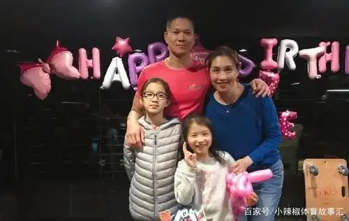 48岁女排名将孙玥美丽如初,老公帅气两个女儿漂亮幸福美满