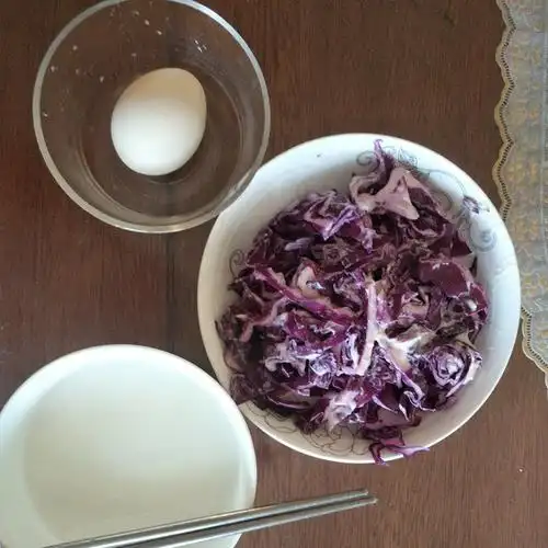 蓝渡做的沙拉酱拌紫甘蓝