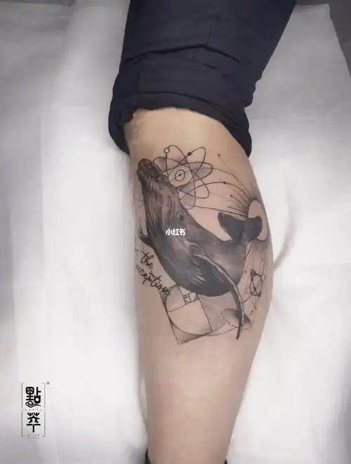 鲸纹身