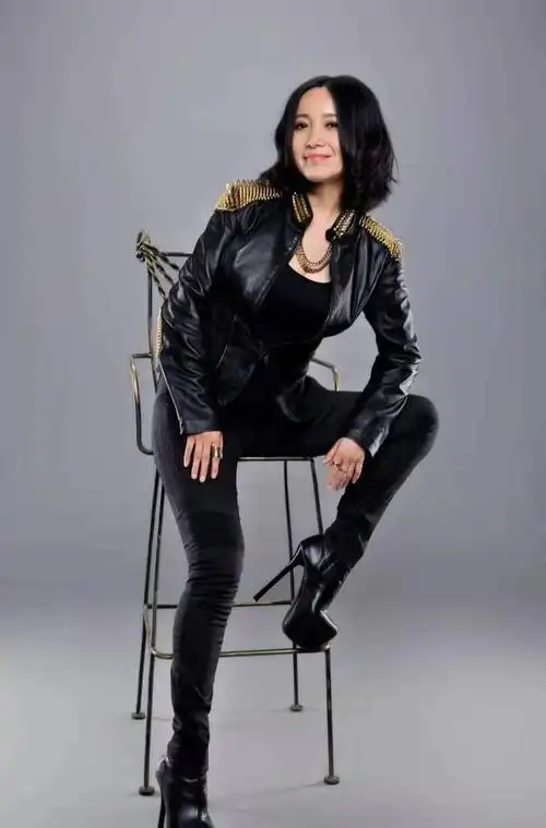 斯琴格日乐近况有小孩子吗(斯琴格日乐的辛酸往事)(12)